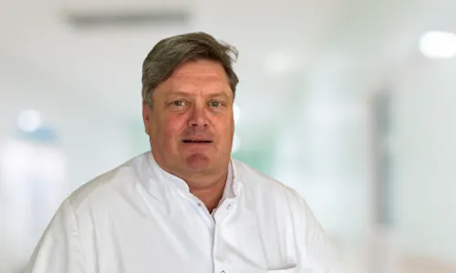 Oberarzt Priv.-Doz. Dr. med. Ulf Schmidt Fachabteilung Querschnitt Werner Wicker Klinik Oberarzt Priv.-Doz. Dr. med. Ulf Schmidt Fachabteilung Querschnitt Werner Wicker Klinik