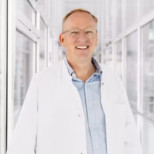 Herr Harald Müller-Huesmann, Chefarzt Onkologie an der Habichtswald Reha-Klinik Kassel
