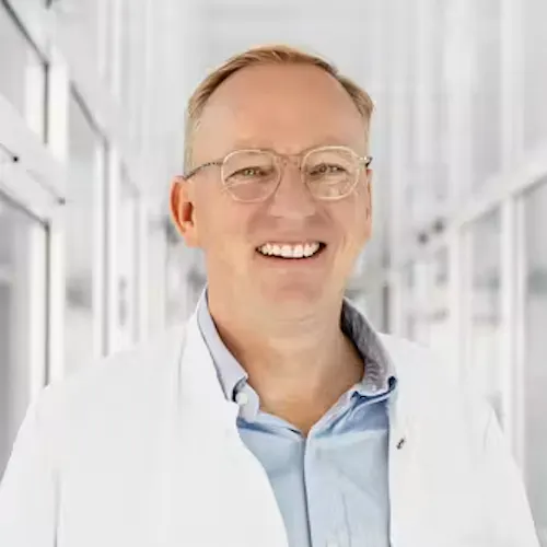 Herr Harald Müller-Huesmann, Chefarzt Onkologie an der Habichtswald Reha-Klinik Kassel
