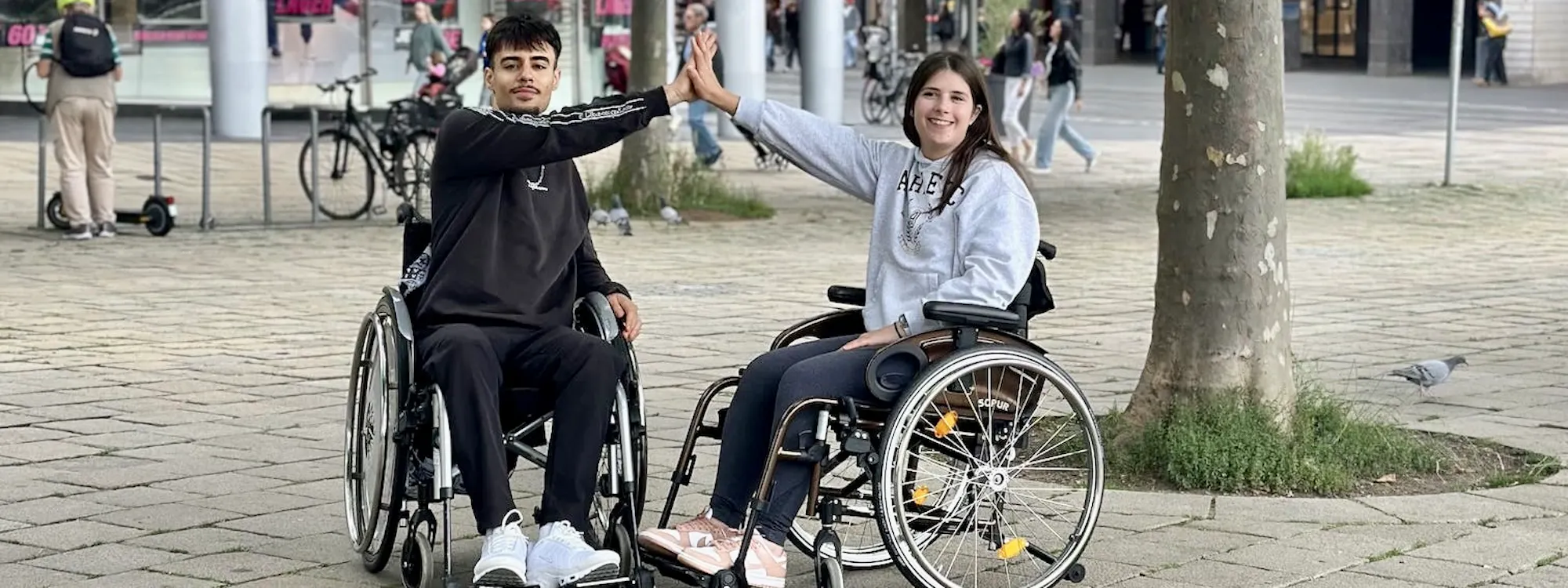 Aktionswoche "An den Rollstuhl gefesselt" Aktionswoche "An den Rollstuhl gefesselt"