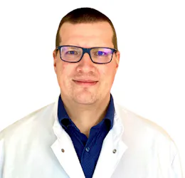 Herr Dr. med. Sven Fuest in der Neurologie des MVZ der Werner Wicker Klinik Herr Dr. med. Sven Fuest in der Neurologie des MVZ der Werner Wicker Klinik