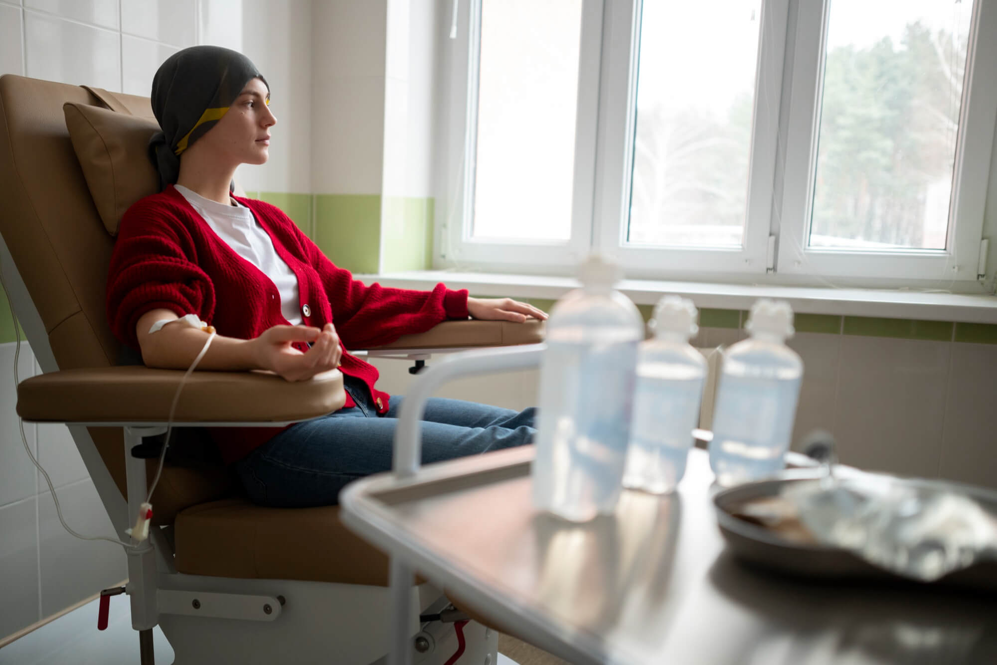 Krebspatientin mit nichtkleinzelligem Bronchialkarzinom bei der Chemotherapie