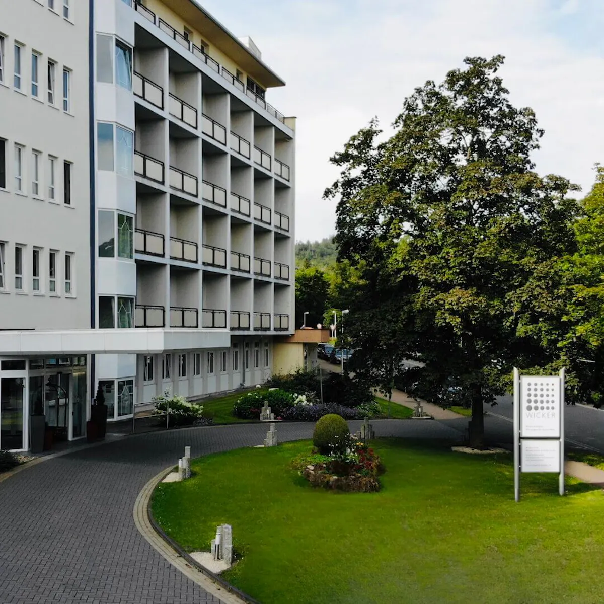 Eingang der Wicker Klinik in Bad Wildungen