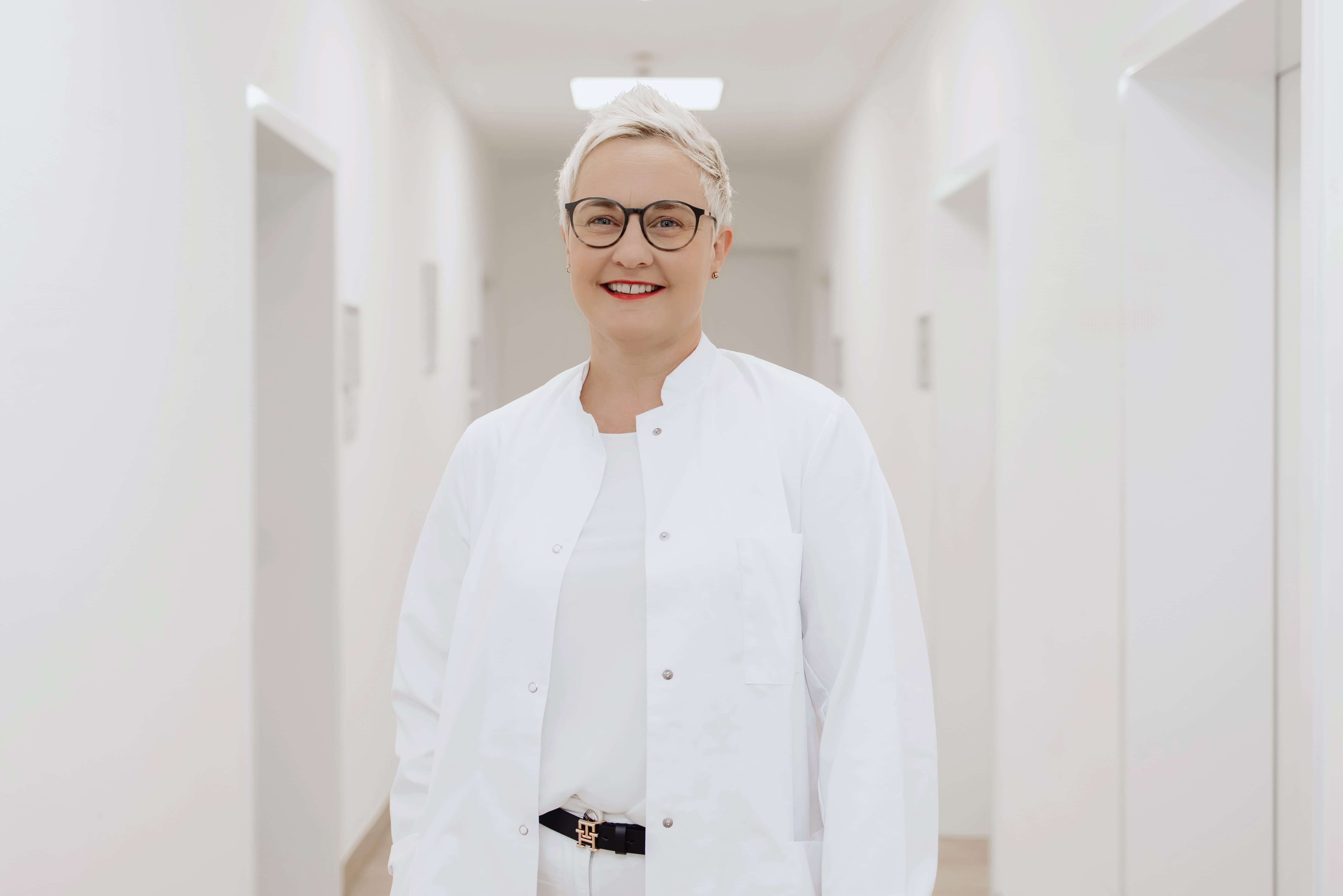 Anita Konradi, Innere Medizin und Orthopädie