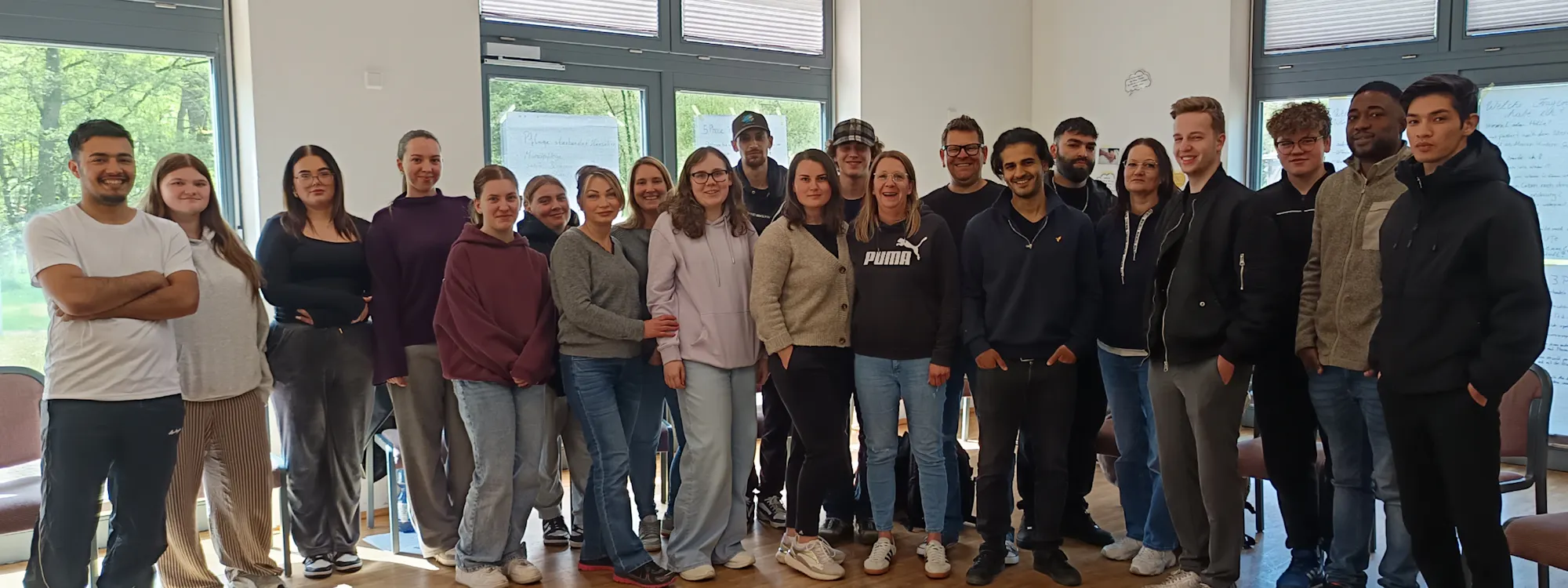 Teilnehmende des Krankenpflegekurses E 18 beim Seminar zum Thema Sterben und Tod in Frebershausen Teilnehmende des Krankenpflegekurses E 18 beim Seminar zum Thema Sterben und Tod in Frebershausen