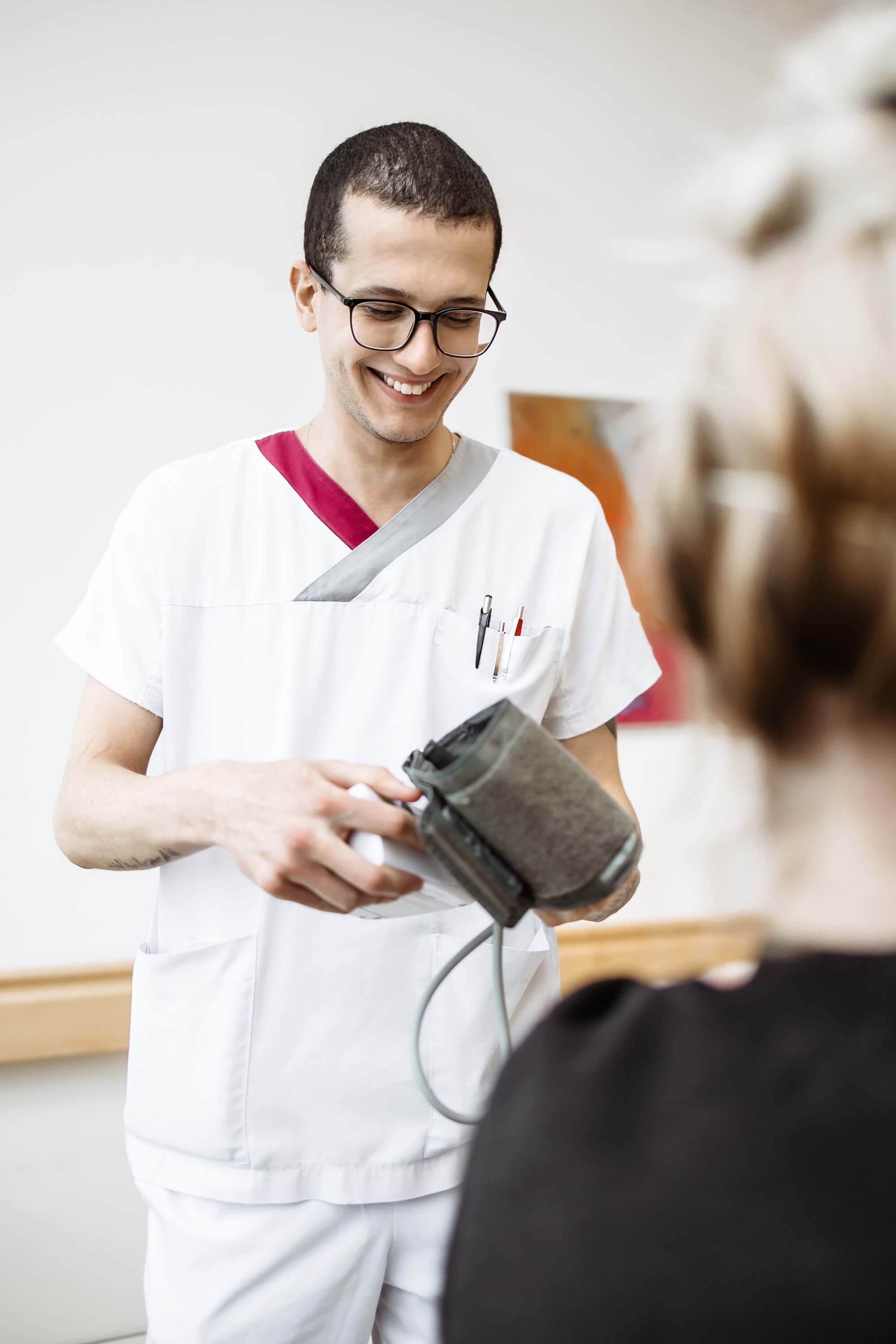 Intensive Schmerz­therapie bei chronischen Kopf­schmerzen