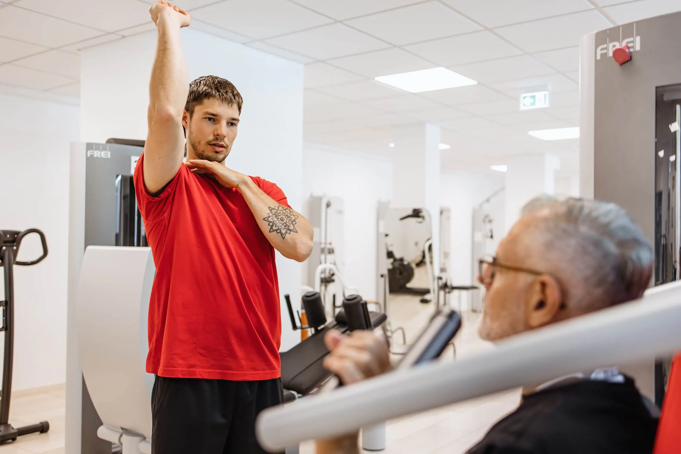 Physioübungen für die Schulter in der Wirbelsäulenklinik