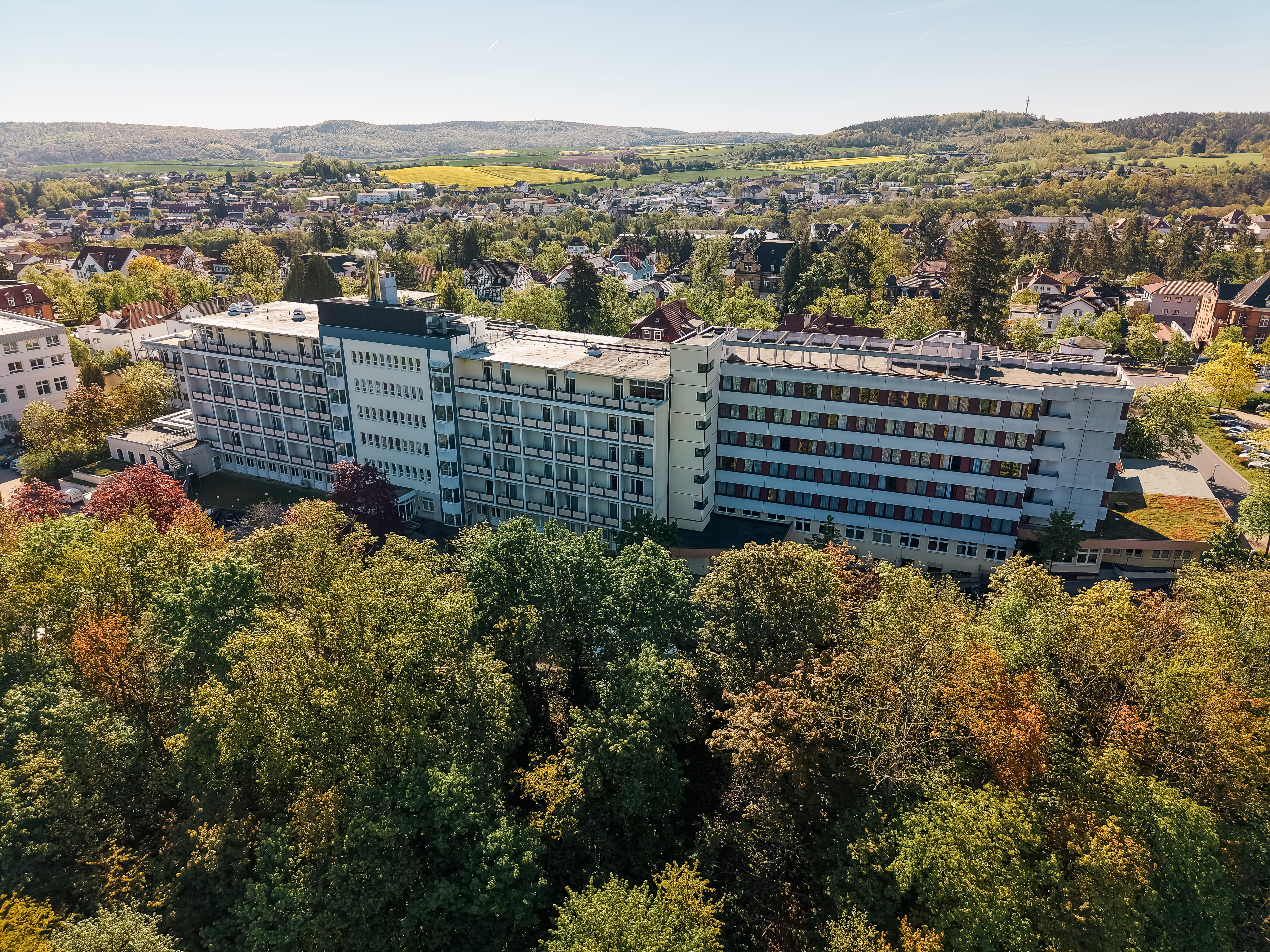 Außenaufnahme der Wicker Klinik in Bad Wildungen für Reha Orthopädie und Neurologie