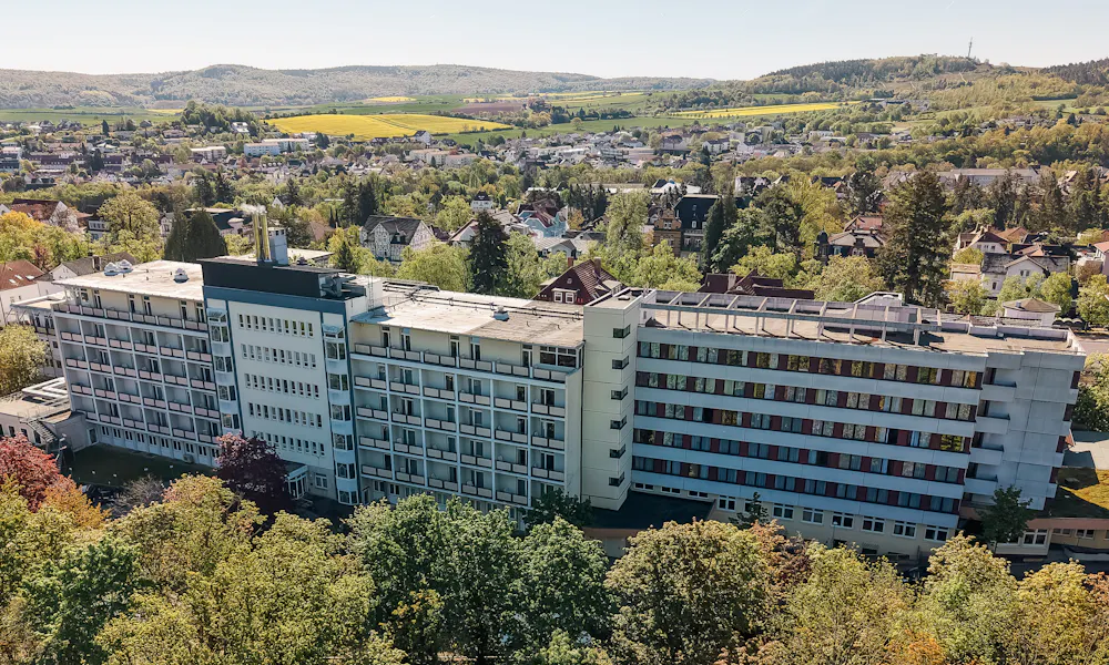 Außenaufnahme der Wicker Klinik in Bad Wildungen für Reha Orthopädie und Neurologie