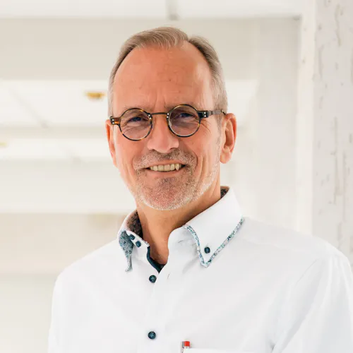 Dr. med. Thomas Kröner als Chefarzt der Orthopädie in der Wicker Klinik STH