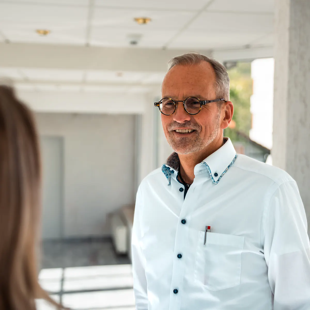 Dr. Kröner berät als Chefarzt der Orthopädie in der Wicker Klinik Bad Wildungen