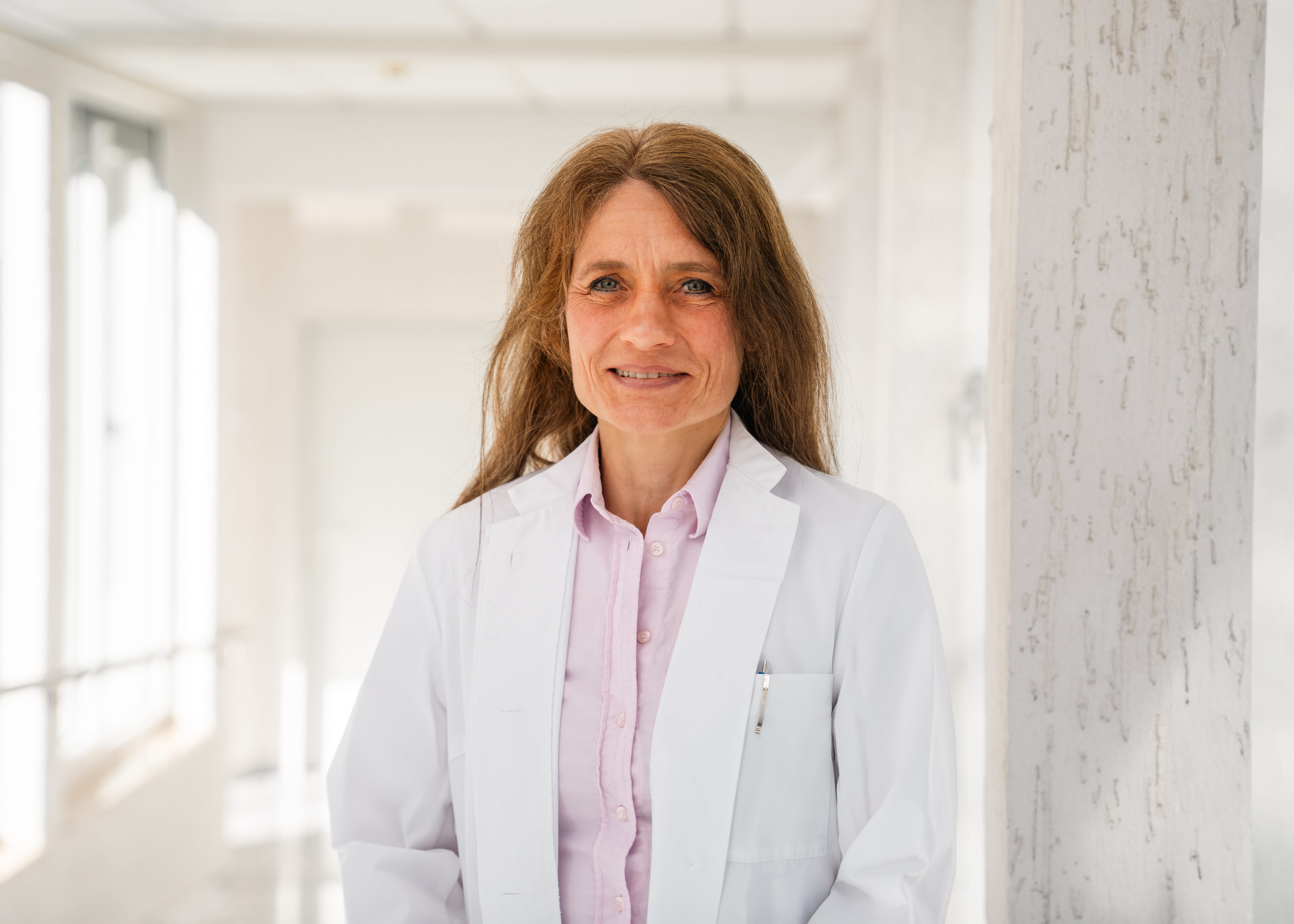 Frau Dr. med. Jutta Trümper als leitende Oberärztin Neurologie Wicker Klinik