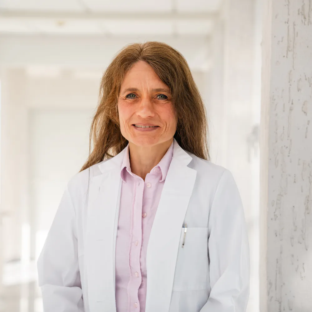 Frau Dr. med. Jutta Trümper als leitende Oberärztin Neurologie Wicker Klinik