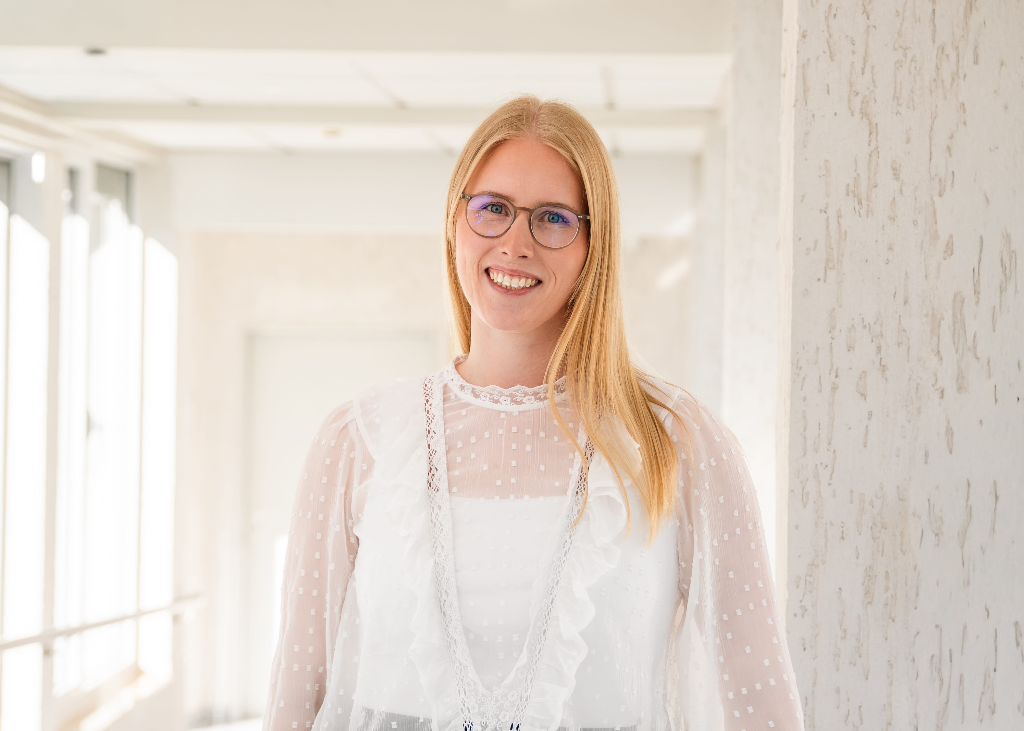 Aline Baldauf im Patientenmanagement der Wicker Klinik in Bad Wildungen