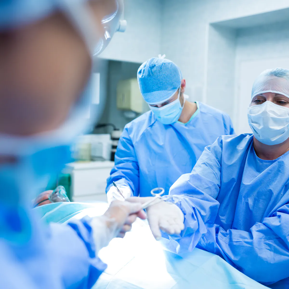 Ärzte während einer Operation