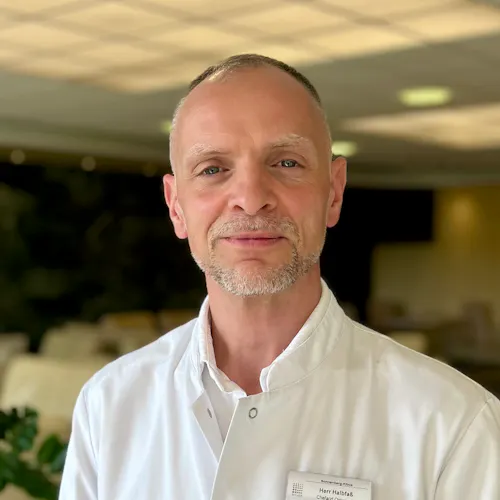 Volker Halbfaß, Chefarzt für Onkologie an der Sonnenberg-Klinik