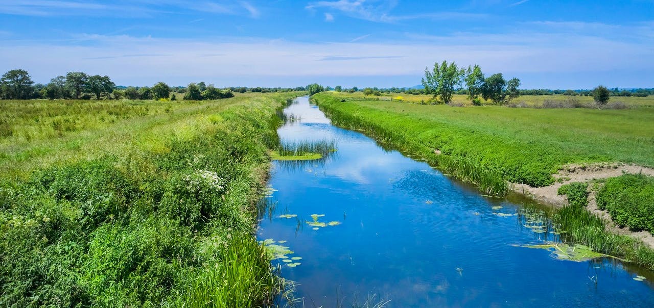 land and water around Honeygar 