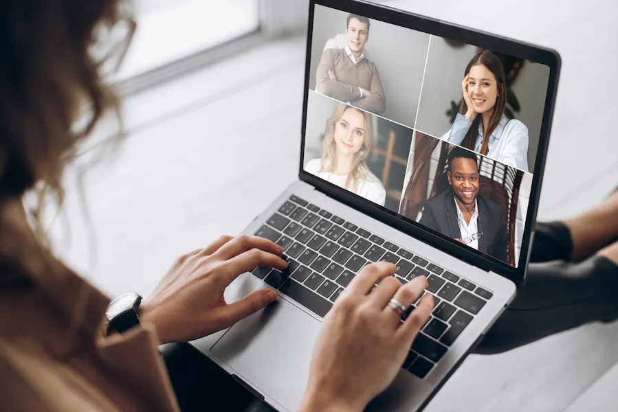 woman on laptop