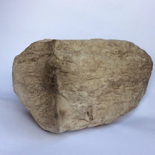 Limestone - Champagne Corner Piece