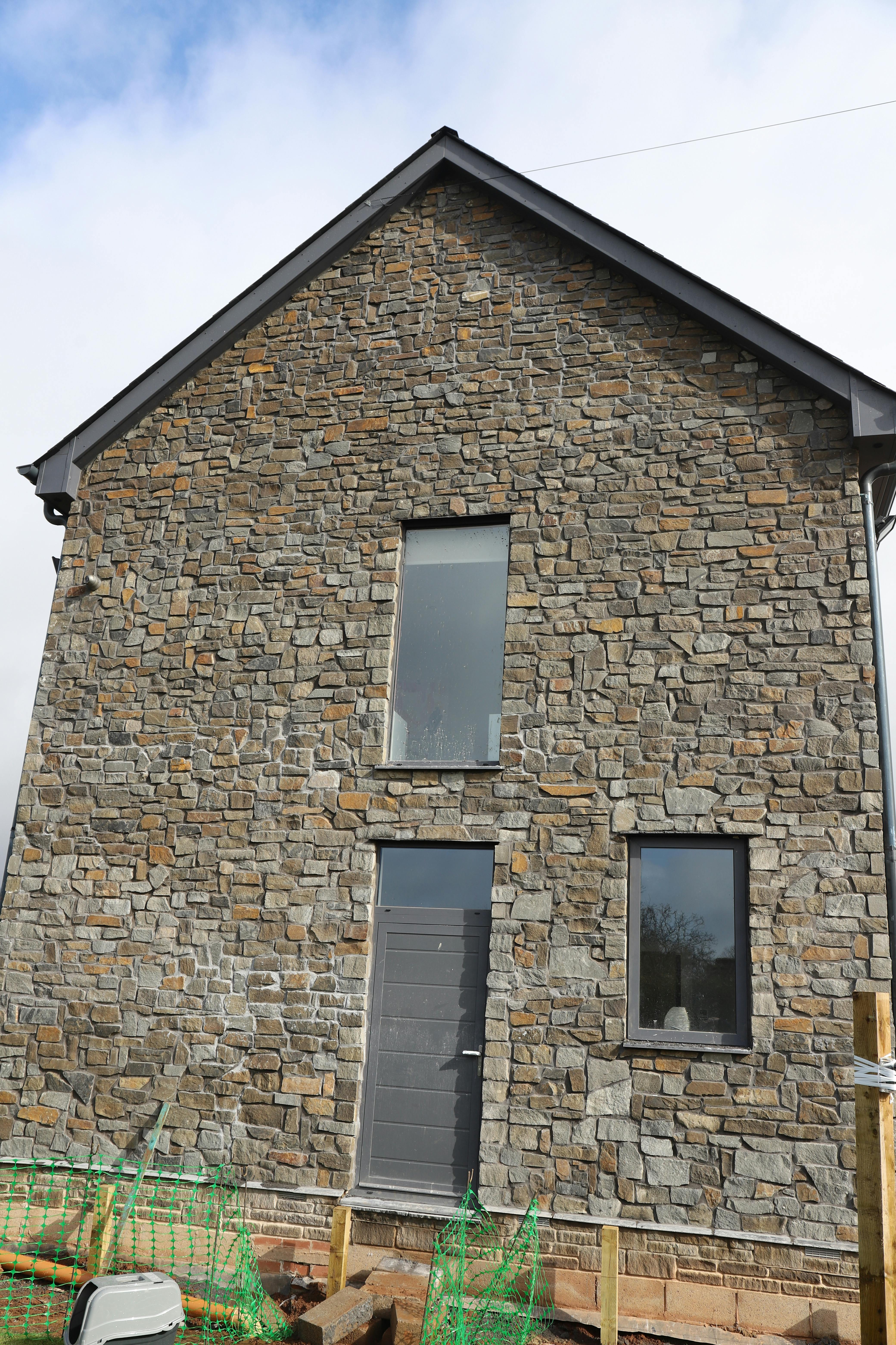 Britannia Range | Rusty Blue Sandstone - 821