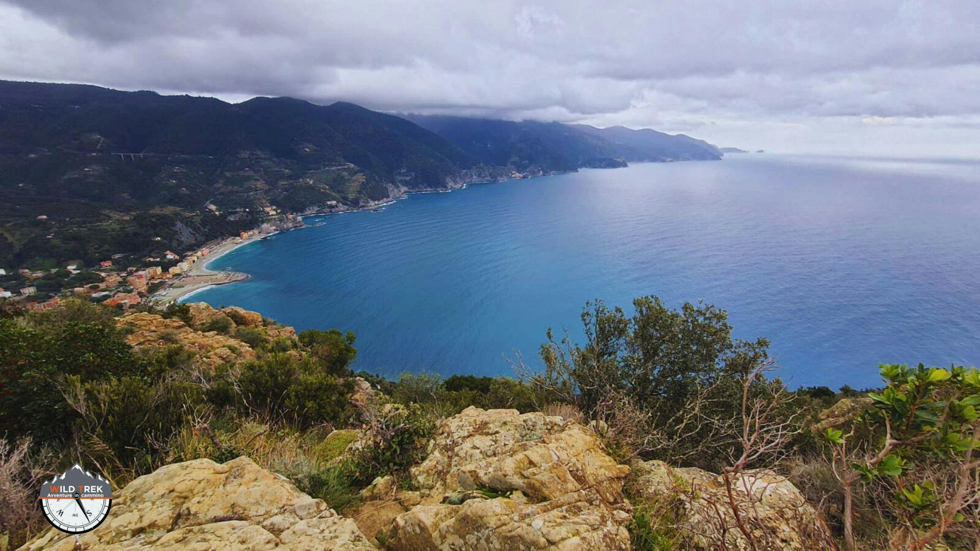 Panorama da Punta Mesco sulla baia di Monterosso