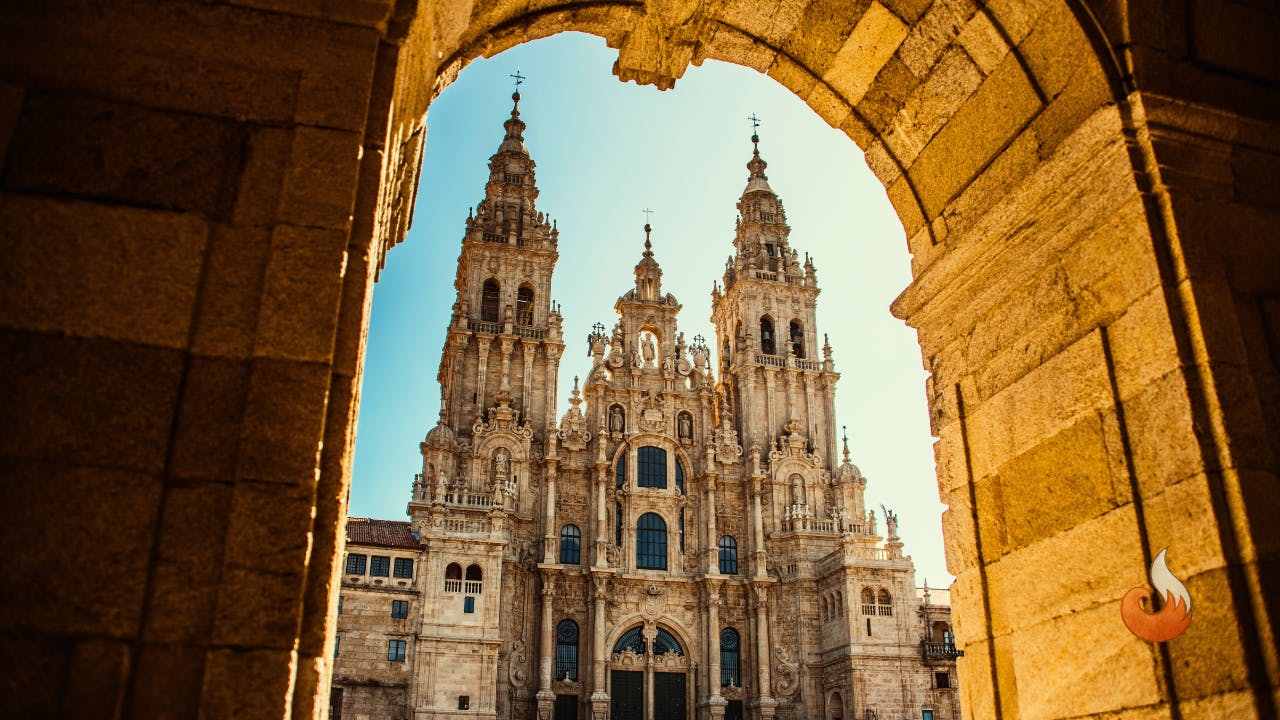 Cattedrale di Santiago de Compostelacon inquadratura sotto una volta