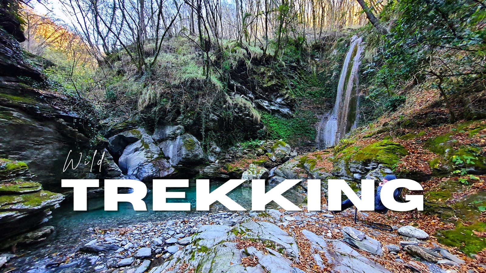 Laghetto d'appennino con marmitta, ponte in pietra e cascata in località Cisiano