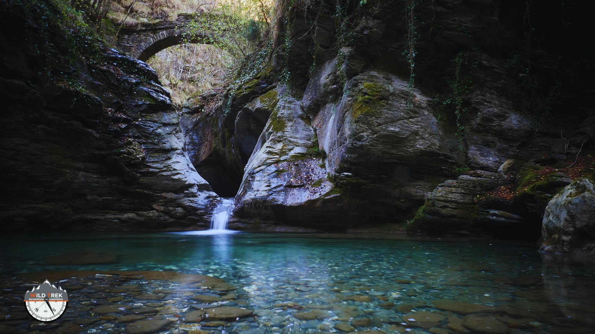 marmitta di Cisiano con ponte in pietra a schiena d'asino