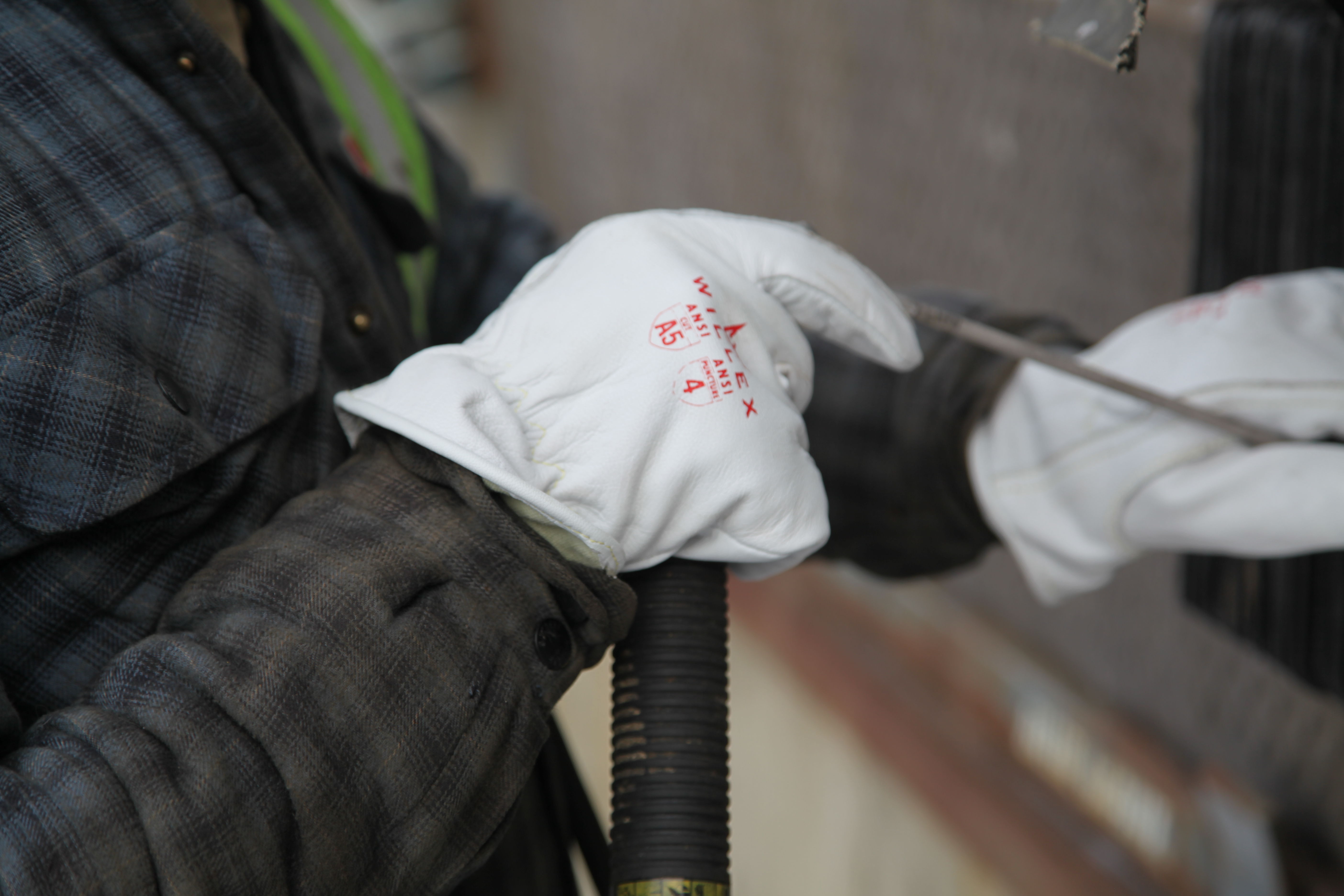 Roper Max welding glove