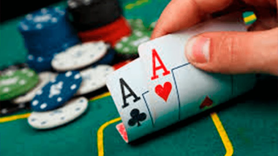 Los orígenes del póker: una historia centenaria