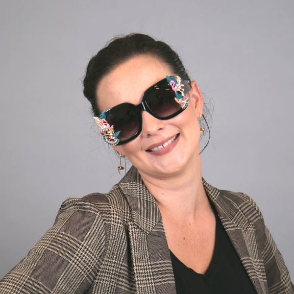 Alternate headshot of Andrea