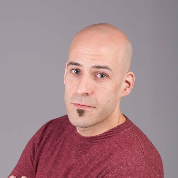 Headshot of Darren