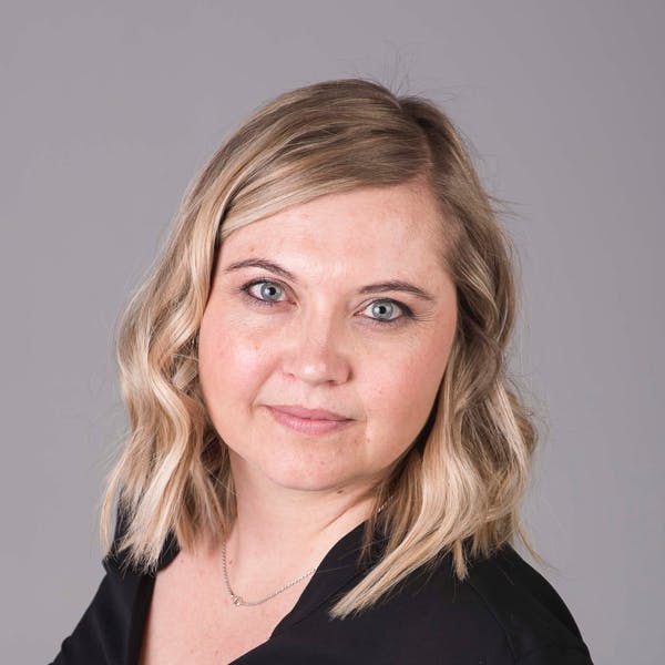 Headshot of Jolene