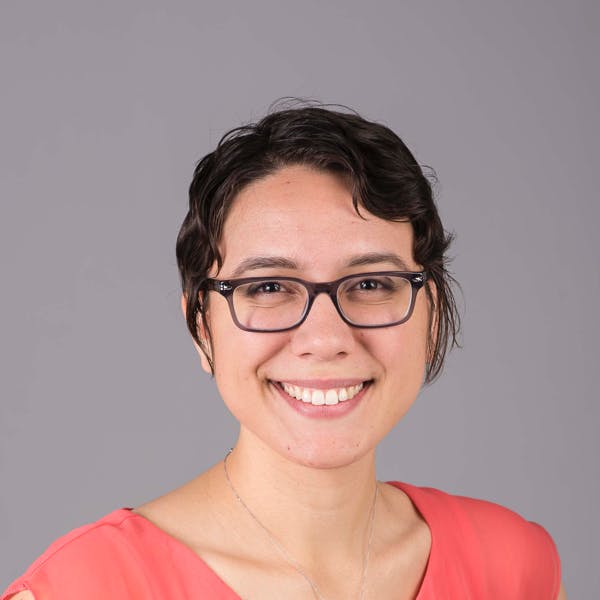 Headshot of Lizzy
