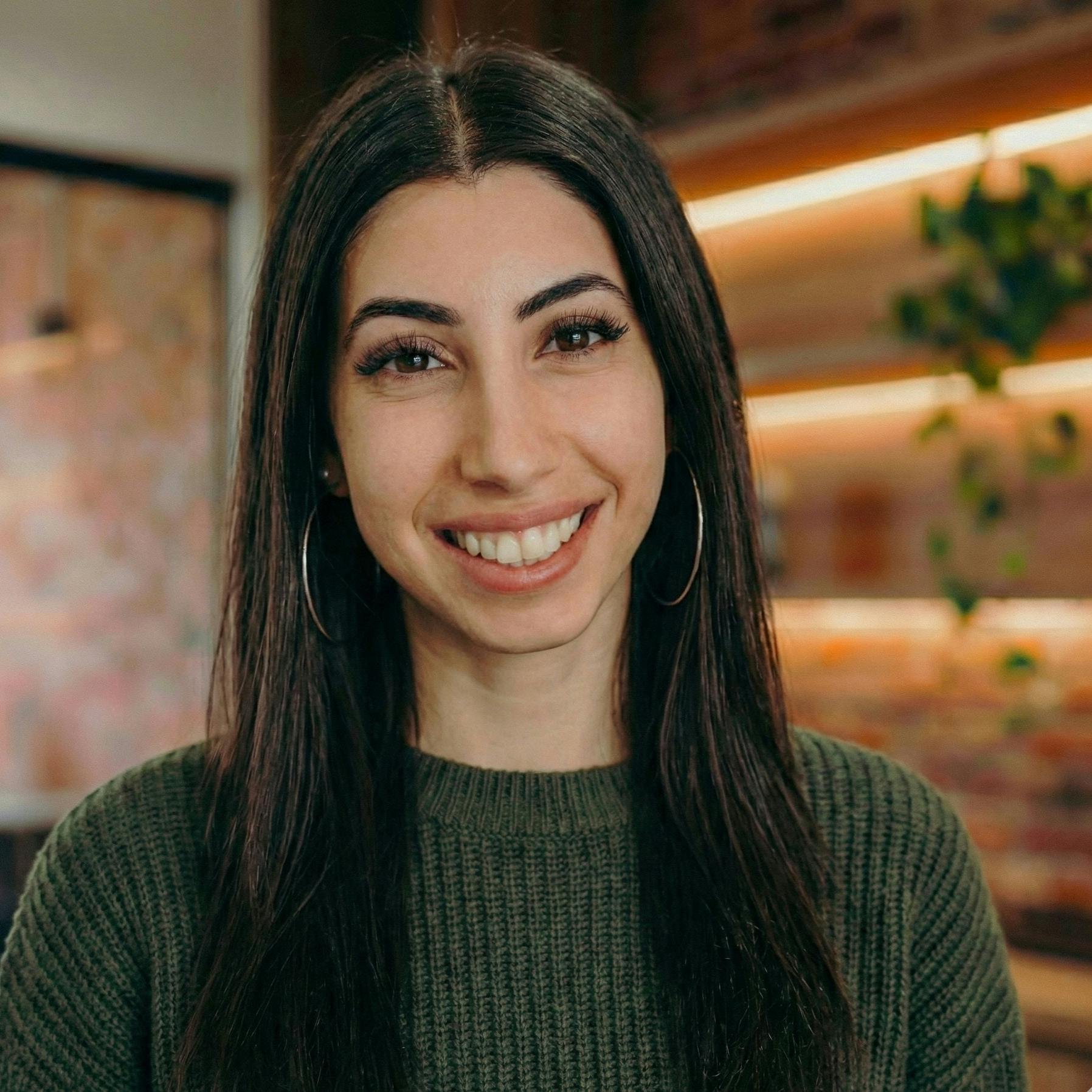 Petra Rodrigues Headshot