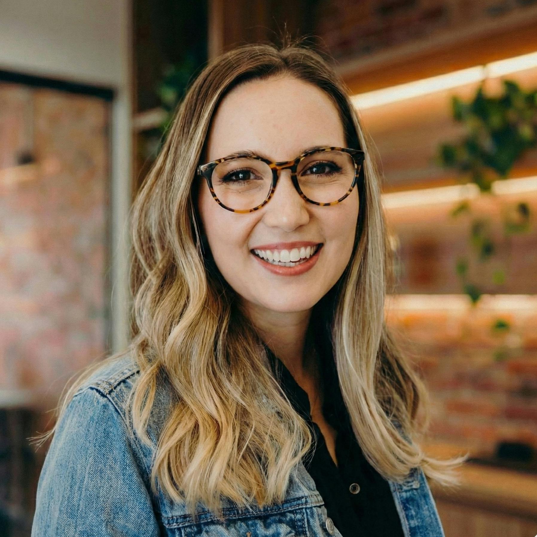 Liz Greaves Headshot