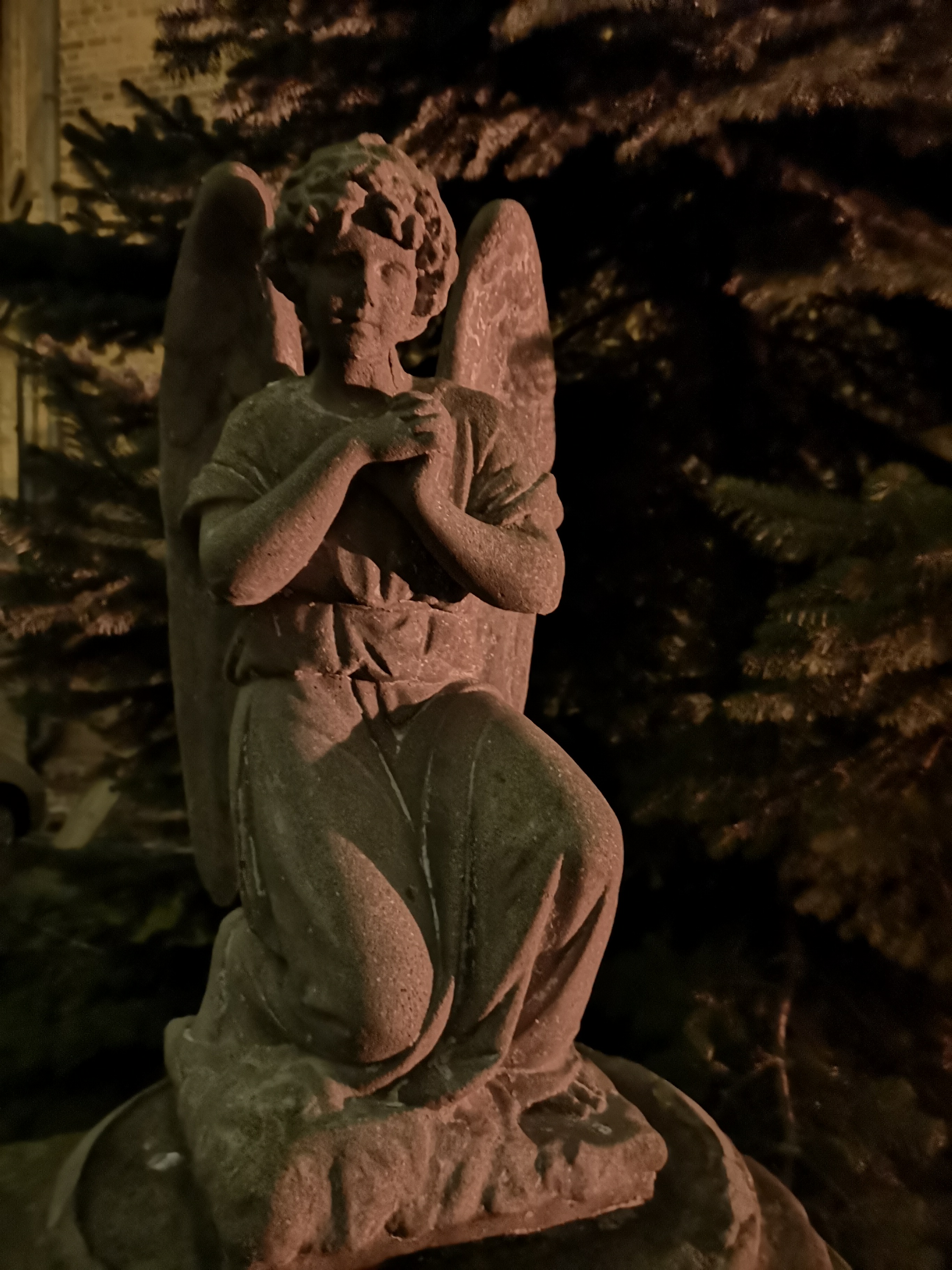 Natuurstenen engel figuur