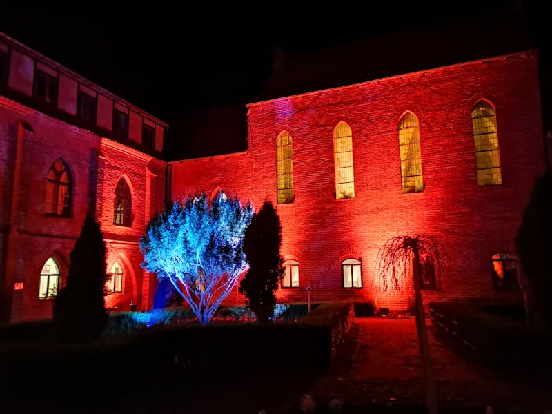 Inscenizacje świetlne na terenie kościoła Marii Panny w Toruniu
