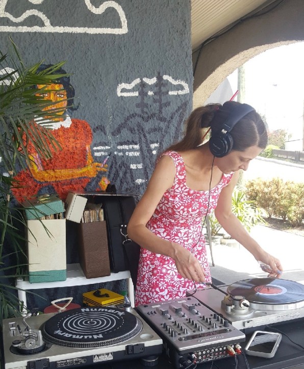 Leah Smith | Vinyl DJ and Radio Host