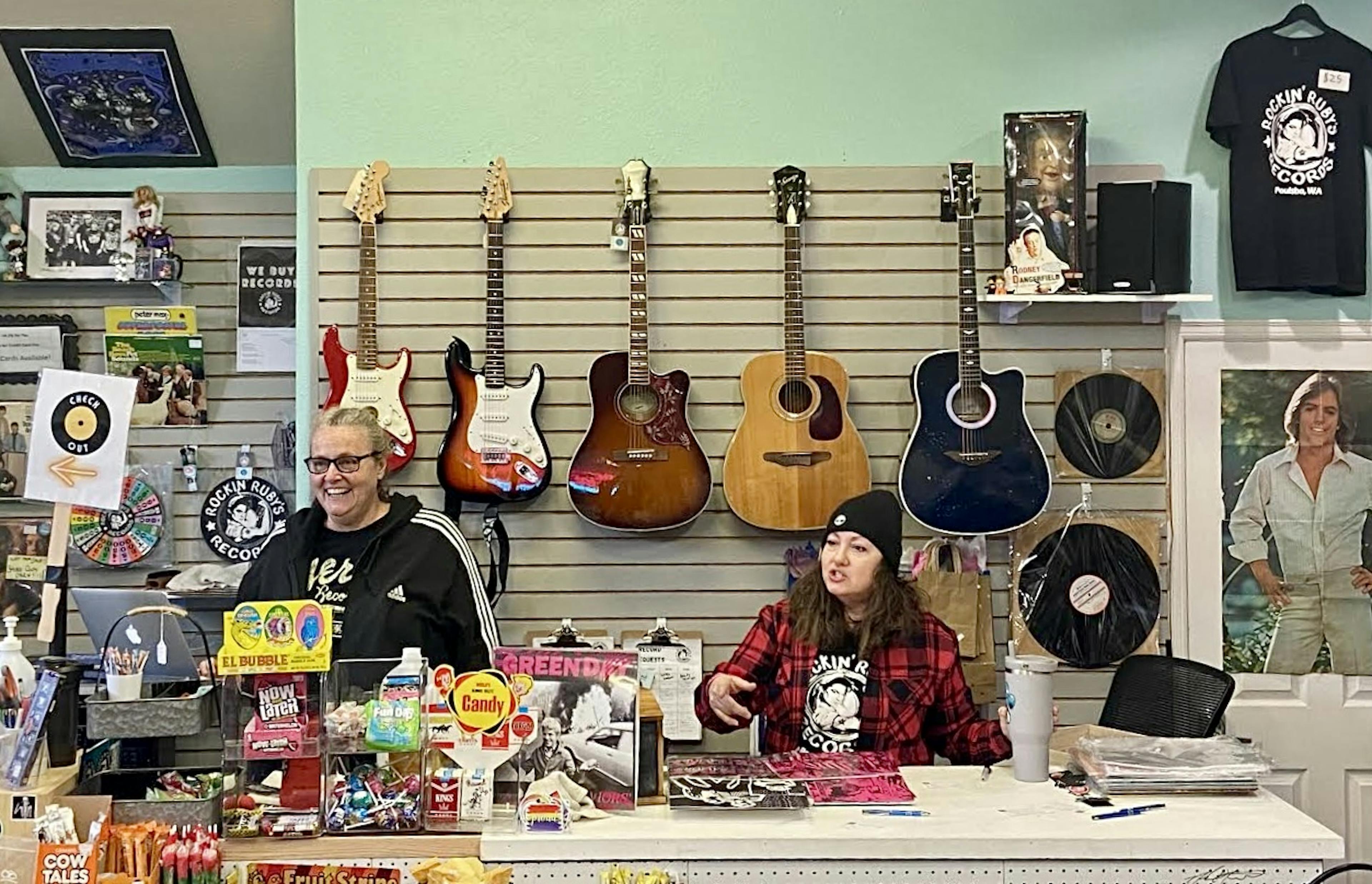 Rockin Rubys front counter with employees and Melanie