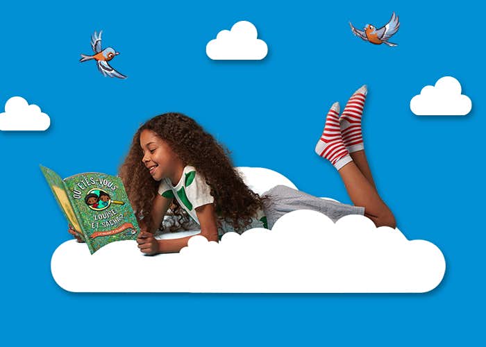 fille lisant sur un nuage