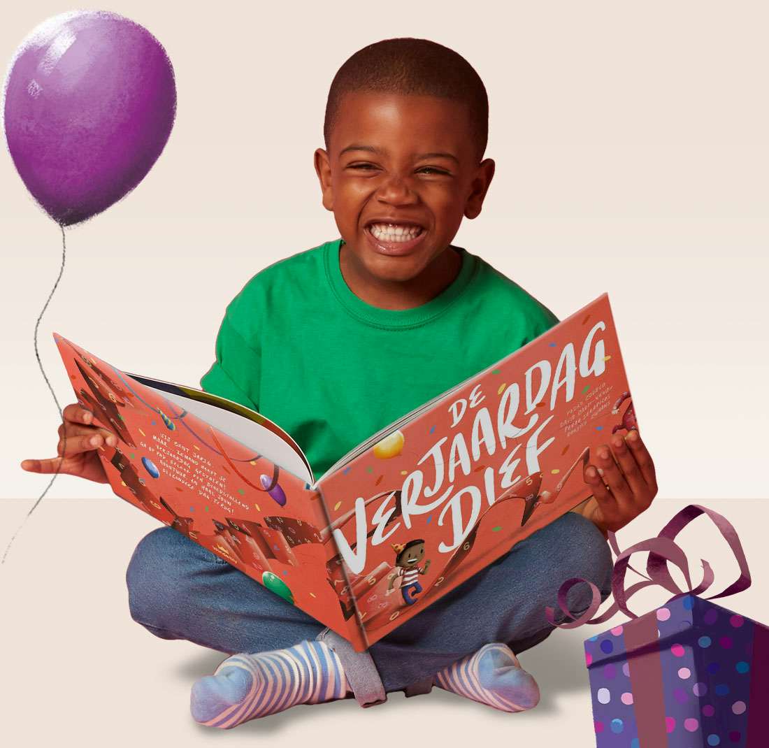 Kinderen lezen De Verjaardagdief en glimlachen