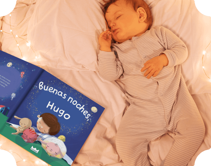 Libro junto a bebé dormido