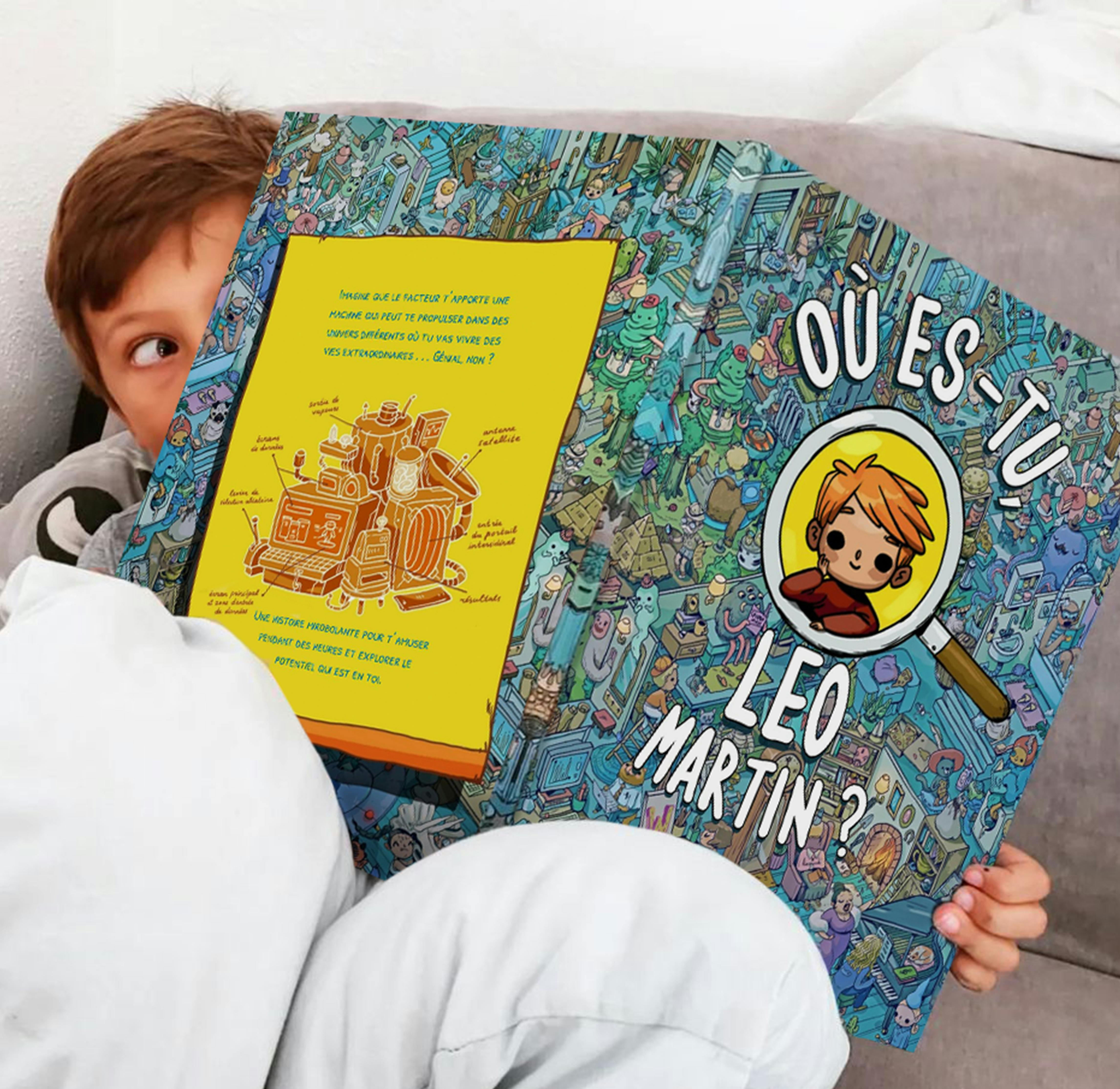 Un enfant lisant le livre