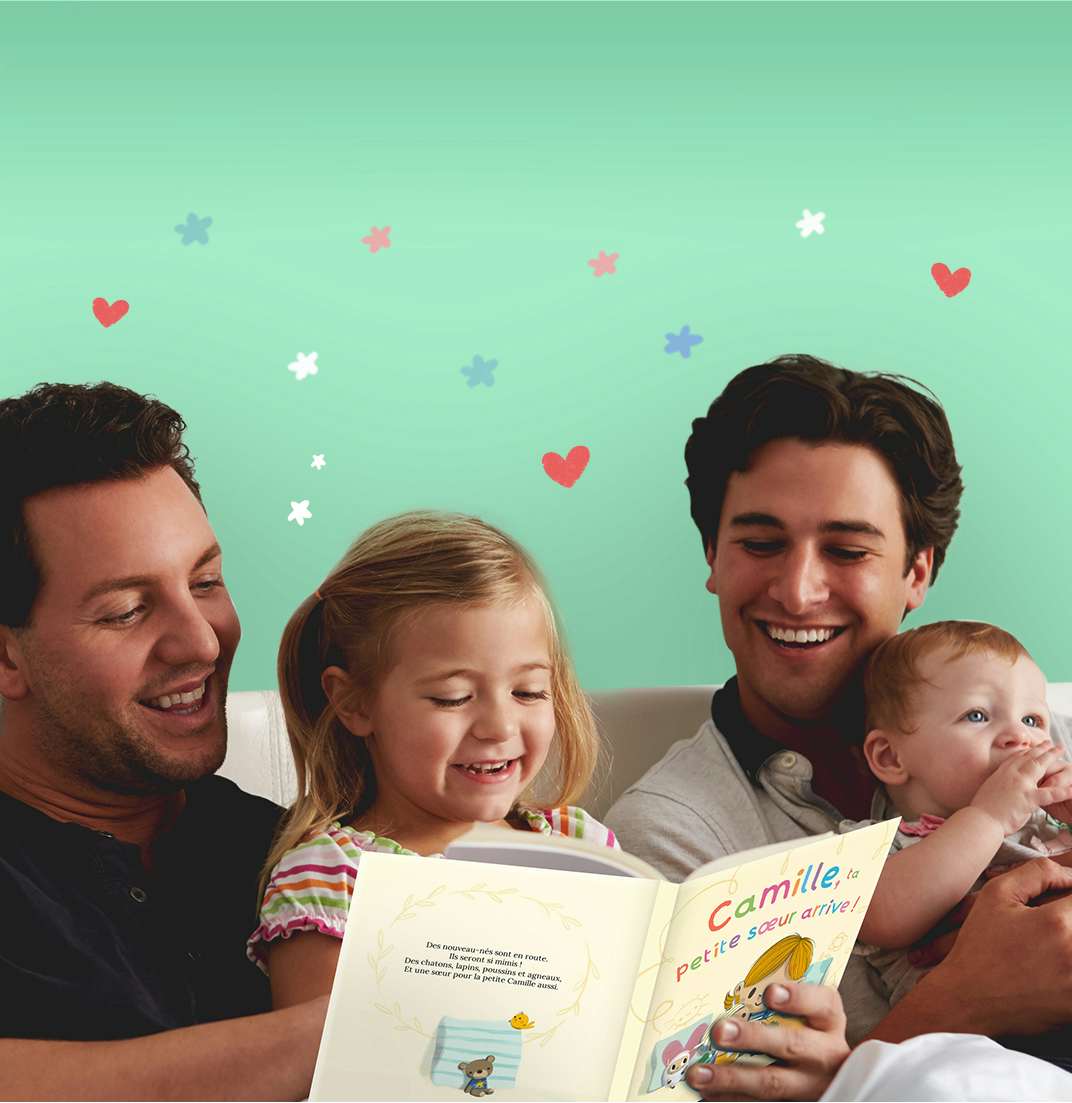 Une famille lisant Bébé arrive dans la famille !