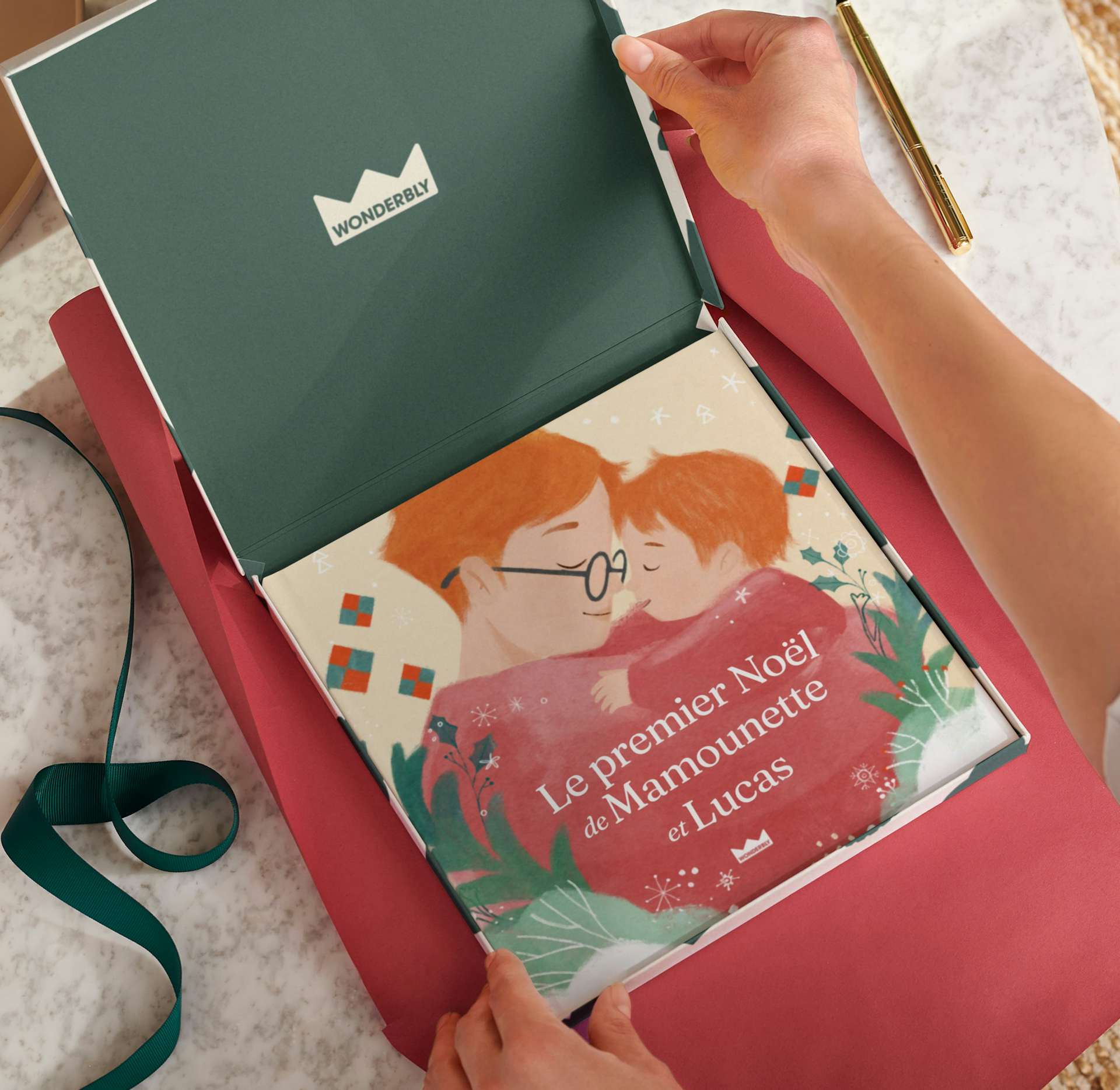 Un livre personnalisé dans une boîte cadeau