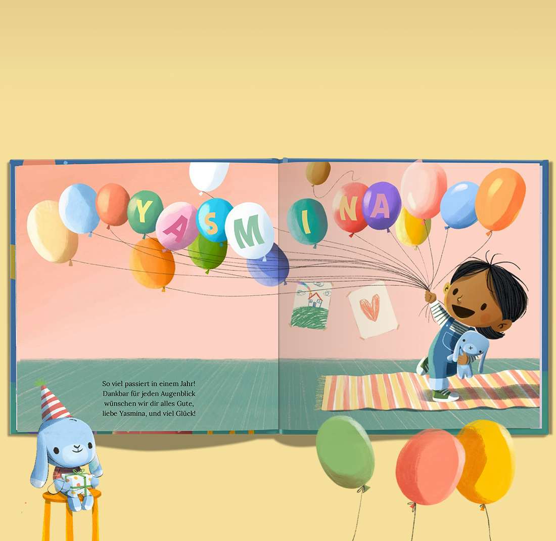Personalisierte Doppelseite des Buches mit Namen auf Luftballons