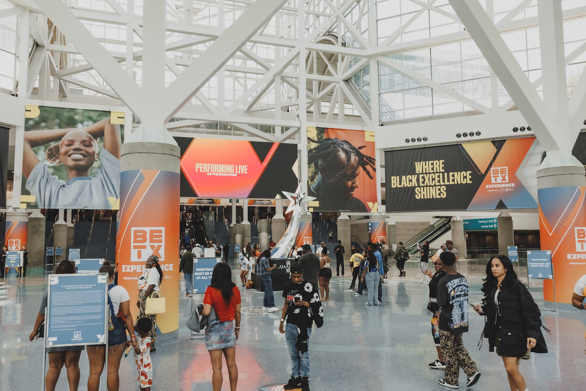 The Power of Social Amplification