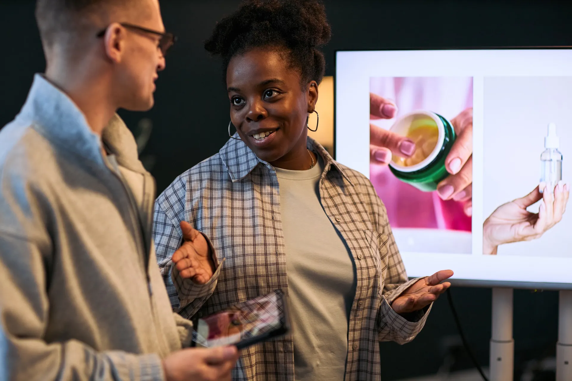 Feeling the Brand vs. Seeing the Brand