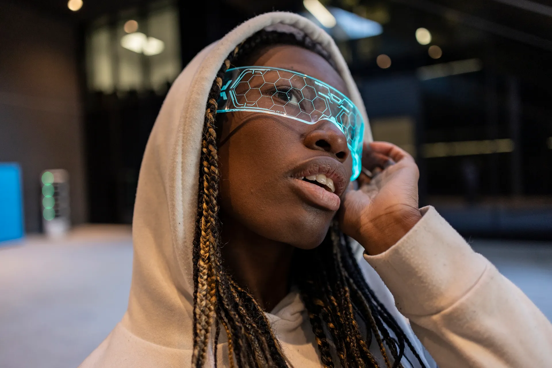 Virtual try-ons remain one of the most powerful uses of AR in brand environments